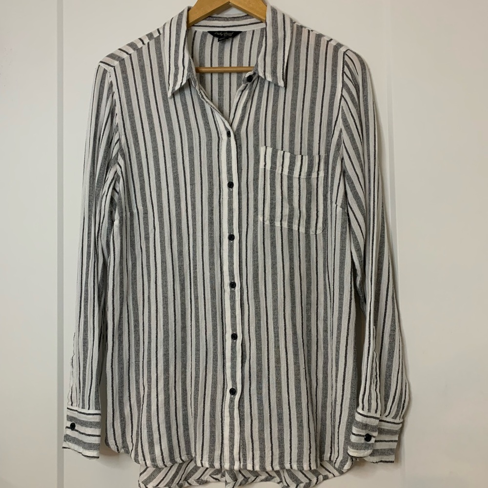 Lucky Brand Women’s Black and White Striped Button-Up Long Sleeve Shirt size L